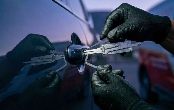Auto Locksmith — automotive locksmiths callout